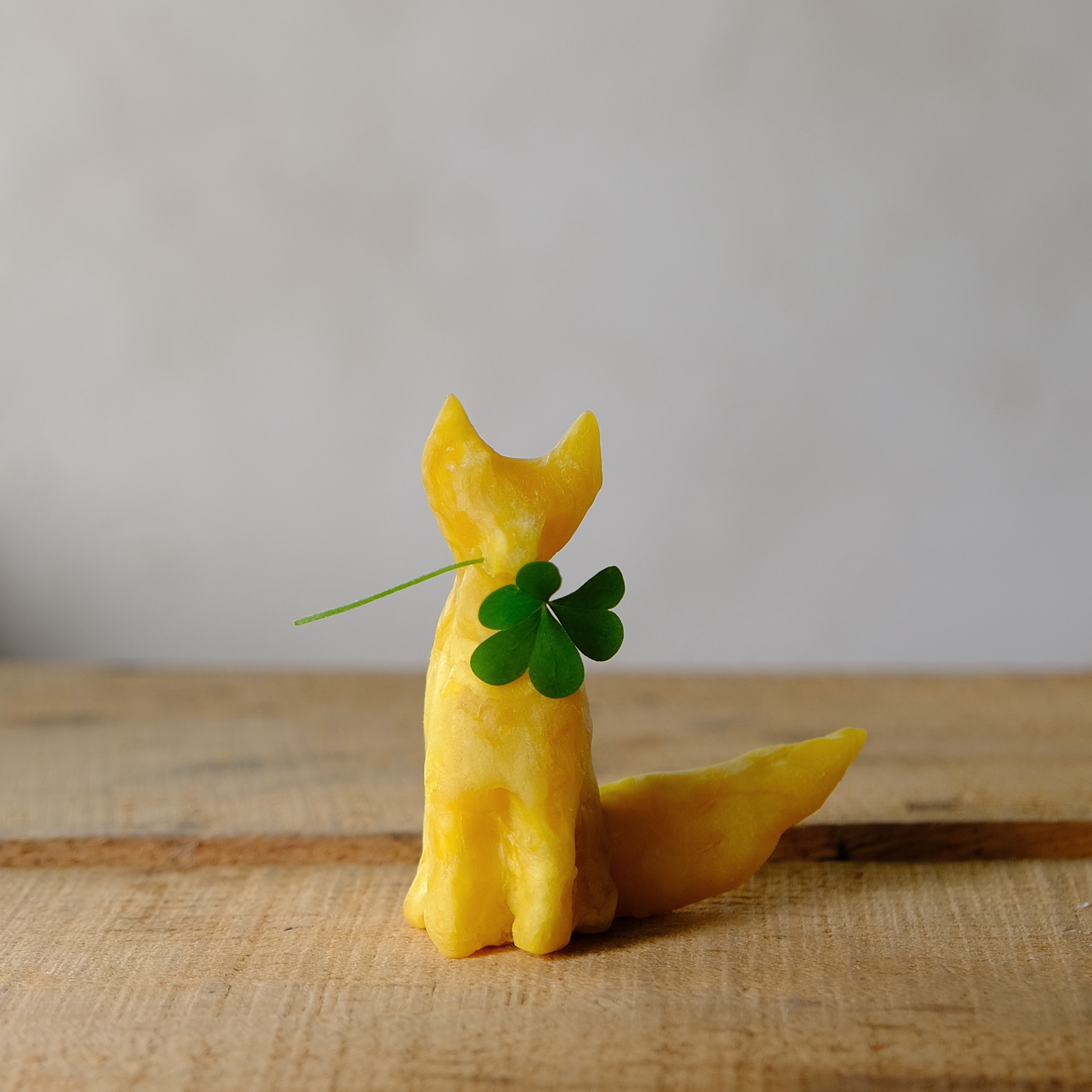 オンラインショップのシンボルの、きつねキャンドル