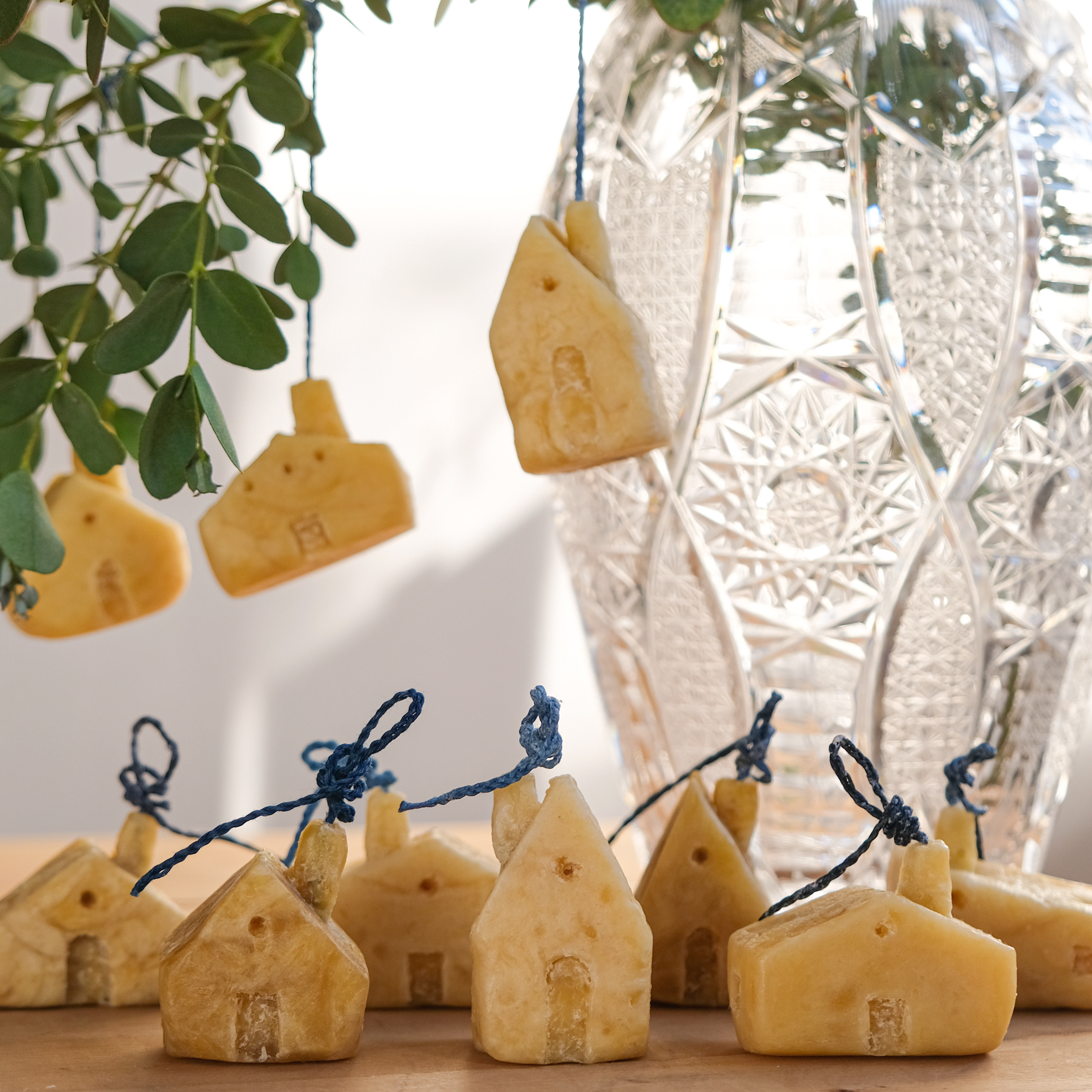 キャンドルの名前はhome.机に置いた写真です。